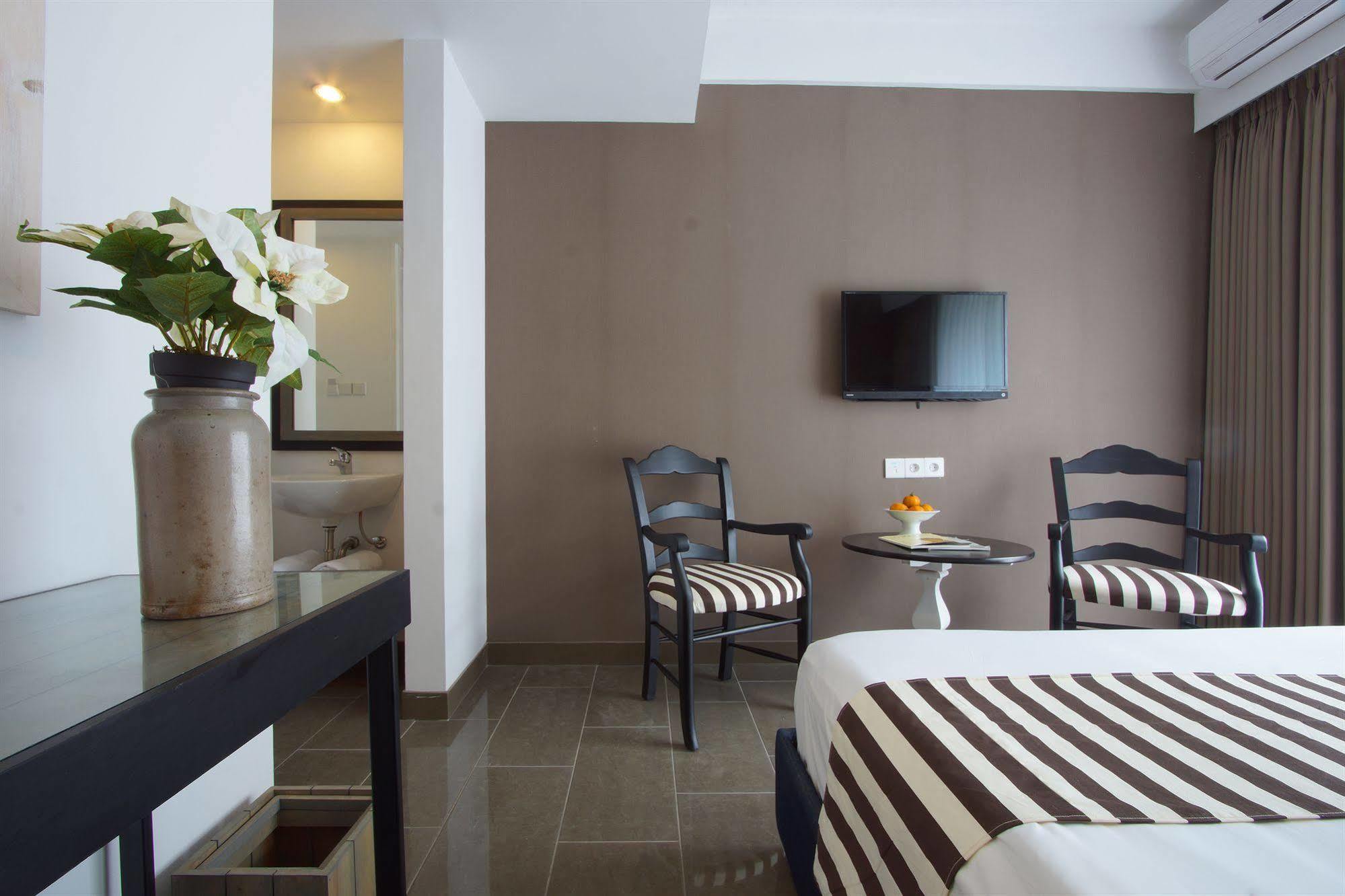 7 Bidadari Boutique Hotel Seminyak  Bagian luar foto